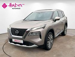 Silber (champagne silver metallic) Neu 2025 Nissan X-Trail Tekna SUV | 35.666 €