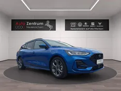Blau Gebraucht 2025 Ford Focus ST-Line X Limousine | 25.970 € (Superpreis)