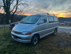 Grau Gebraucht 2006 Toyota HiAce Van / Kleinbus | 13.900 €