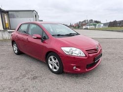 Rot Gebraucht 2011 Toyota Auris Edition Limousine | 7.990 €