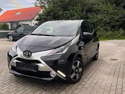 Schwarz Gebraucht 2015 Toyota Aygo Kleinwagen | 6.350 € (Fairer Preis)