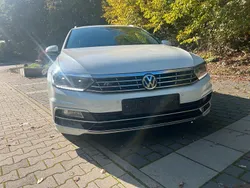 Weiß Gebraucht 2018 VW Passat R-line Kombi | 13.500 € (Etwas zu teuer)