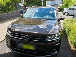 Braun Gebraucht 2017 VW Tiguan Highline SUV | 21.399 € (Superpreis)