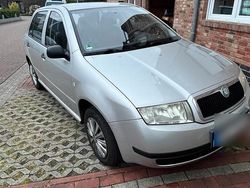 Silber Gebraucht 2003 Skoda Fabia Kleinwagen | 2.600 €