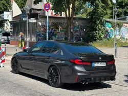 Grau Gebraucht 2017 BMW 530 Limousine | 21.500 € (Teuer)