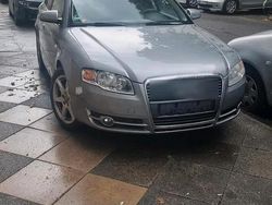 Grau Gebraucht 2005 Audi A4 Limousine | 3.000 € (Guter Preis)