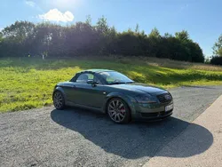 Grün Gebraucht 2001 Audi TT Roadster Proline Cabrio | 7.800 €