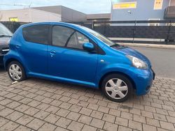 Blau Gebraucht 2011 Toyota Aygo Kleinwagen | 2.499 € (Fairer Preis)