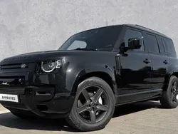 Schwarz Gebraucht 2024 Land Rover Defender SE Dynamic SUV | 78.901 € (Superpreis)