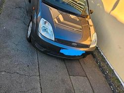 Grün Gebraucht 2003 Ford Fiesta Kleinwagen | 2.200 € (Fairer Preis)