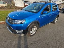Blau Gebraucht 2016 Dacia Sandero Stepway Limousine | 3.499 € (Superpreis)