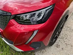 Lackierung elixierrot/typ ver Gebraucht 2020 Peugeot 2008 Allure SUV | 17.650 € (Fairer Preis)