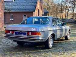 Blau Gebraucht 1984 Mercedes E280 Coupé | 26.900 €