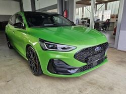 Grün Gebraucht 2023 Ford Focus ST Limousine | 31.800 € (Fairer Preis)
