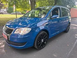 Blau Gebraucht 2009 VW Touran Van / Kleinbus | 8.950 € (Teuer)