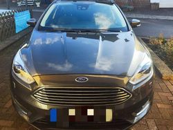 Grau Gebraucht 2017 Ford Focus Titanium Limousine | 14.300 € (Etwas zu teuer)