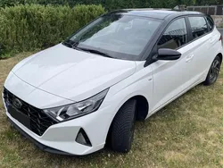 Weiß Gebraucht 2021 Hyundai i20 Trend Kleinwagen | 17.950 € (Etwas zu teuer)