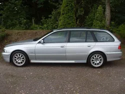 Silber Gebraucht 2002 BMW 520 Exclusive Kombi | 1.975 € (Superpreis)