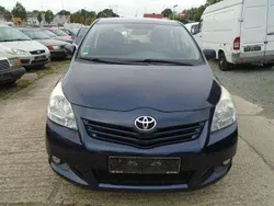 Dark blue mica Gebraucht 2010 Toyota Verso Life Van / Kleinbus | 3.100 € (Superpreis)