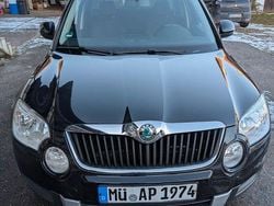Schwarz Gebraucht 2013 Skoda Yeti Plus Edition SUV | 4.350 € (Guter Preis)