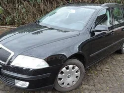 Schwarz Gebraucht 2006 Skoda Octavia Kombi | 2.000 € (Superpreis)