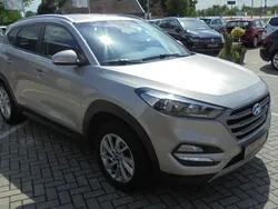 Silber Gebraucht 2016 Hyundai Tucson Trend SUV | 14.000 € (Fairer Preis)