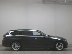 Schwarz Gebraucht 2023 BMW 318 Shadowline Kombi | 23.980 € (Superpreis)