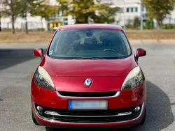 Rot Gebraucht 2012 Renault Grand Scénic III Van / Kleinbus | 4.600 € (Fairer Preis)