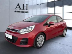 Rot Gebraucht 2016 Kia Rio Limousine | 6.999 € (Guter Preis)