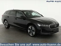 Onyx schwarz metallic Gebraucht 2024 Skoda Superb Selection Kombi | 41.495 € (Superpreis)