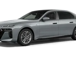 Grau Gebraucht 2024 BMW 740 Comfort Edition Limousine | 100.416 € (Etwas zu teuer)