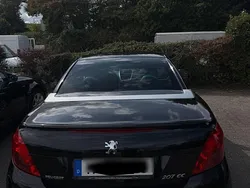 Schwarz Gebraucht 2008 Peugeot 207 CC Cabrio | 3.100 € (Etwas zu teuer)