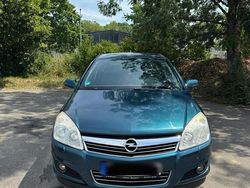 Grün Gebraucht 2007 Opel Astra Kleinwagen | 1.750 € (Fairer Preis)