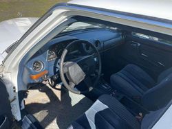 Weiß Gebraucht 1982 Mercedes E230 Limousine | 6.700 €