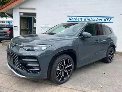 Grau Gebraucht 2025 VW Tayron R-line SUV | 55.500 € (Superpreis)