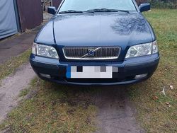 Blau Gebraucht 2001 Volvo V40 Comfort Limousine | 1.100 € (Guter Preis)