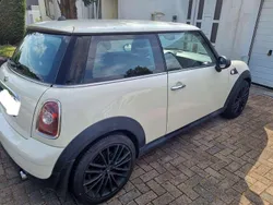 Weiß Gebraucht 2009 Mini ONE Kleinwagen | 3.700 € (Fairer Preis)