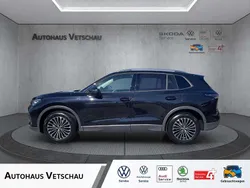 Deep black perleffekt (schwarz) Gebraucht 2024 VW Tiguan Life SUV | 40.990 € (Teuer)