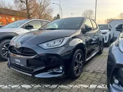 Schwarz Neu 2025 Toyota Yaris Hybrid Limousine | 27.890 € (Etwas zu teuer)