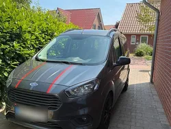 Grau Gebraucht 2020 Ford Tourneo Courier Van / Kleinbus | 13.500 € (Etwas zu teuer)