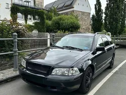 Schwarz Gebraucht 2003 Volvo V40 Kombi | 2.000 € (Etwas zu teuer)