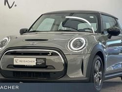 Moonwalk grey metallic Gebraucht 2022 Mini Cooper Coupé Essential Coupé | 16.440 € (Fairer Preis)