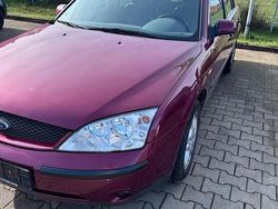 Rot Gebraucht 2001 Ford Mondeo Ghia Limousine | 2.200 € (Teuer)