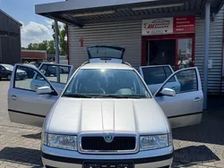 Silber Gebraucht 2009 Skoda Octavia Tour Kombi | 2.490 € (Fairer Preis)