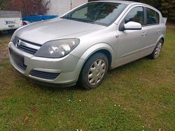 Silber Gebraucht 2005 Opel Astra Limousine | 2.500 € (Guter Preis)