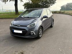 Grau Gebraucht 2015 Hyundai i10 Kleinwagen | 5.100 € (Guter Preis)