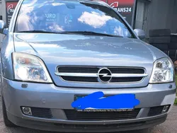 Silber Gebraucht 2004 Opel Vectra Kombi | 1.850 €