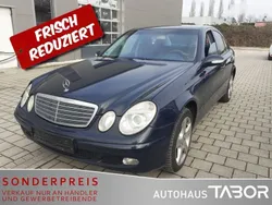 Dunkelblau unilack Gebraucht 2003 Mercedes E200 Limousine | 785 €