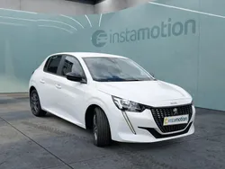 Weiß Gebraucht 2023 Peugeot 208 Kleinwagen | 17.949 € (Superpreis)