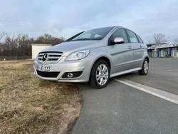 Silber Gebraucht 2010 Mercedes B200 Van / Kleinbus | 10.500 € (Teuer)